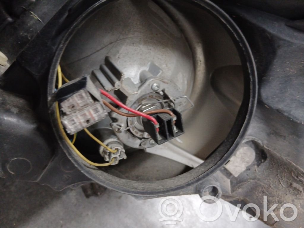 Peugeot 207 Headlight/headlamp 