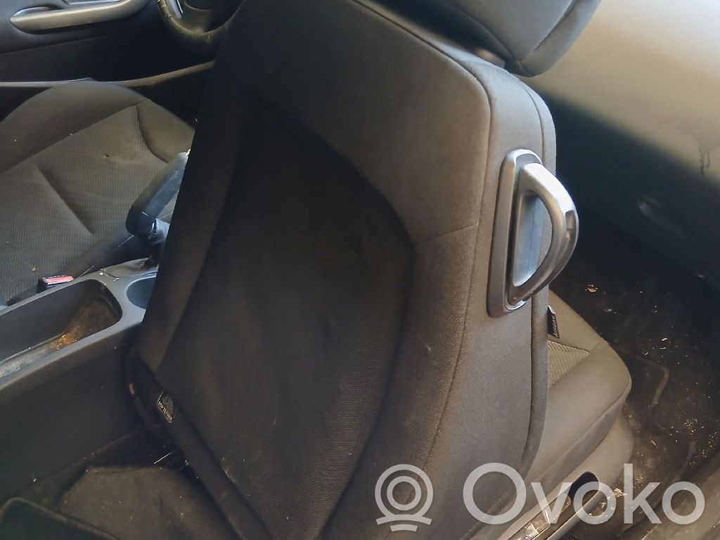 Peugeot 308 Etumatkustajan istuin 