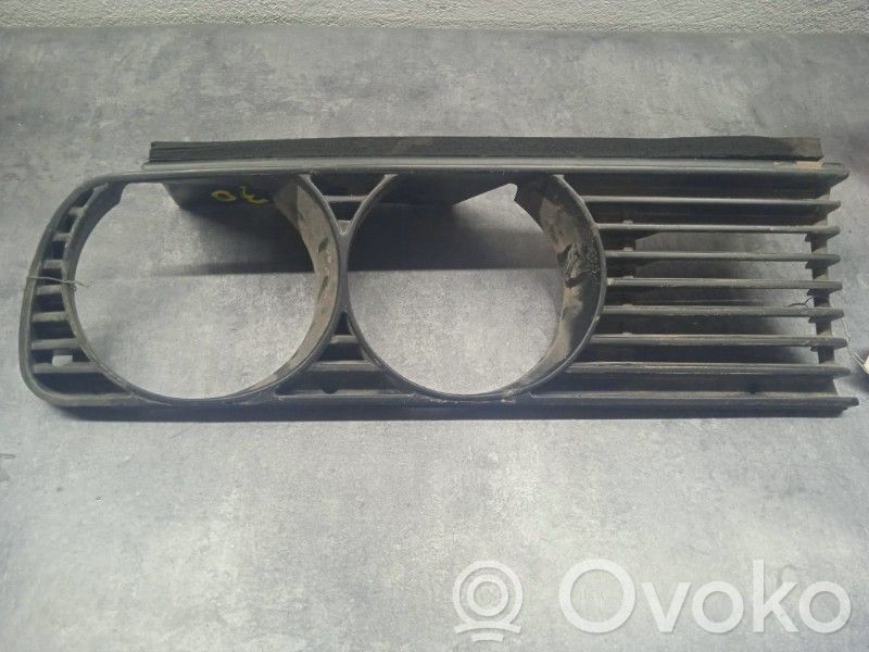 BMW 3 E30 Front bumper upper radiator grill 