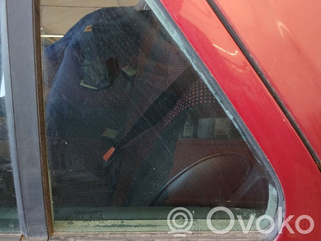 Peugeot 106 Ventanilla de ventilación de la puerta trasera 