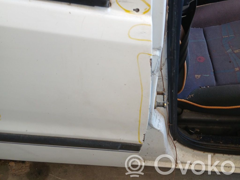 Peugeot 106 Puerta trasera 