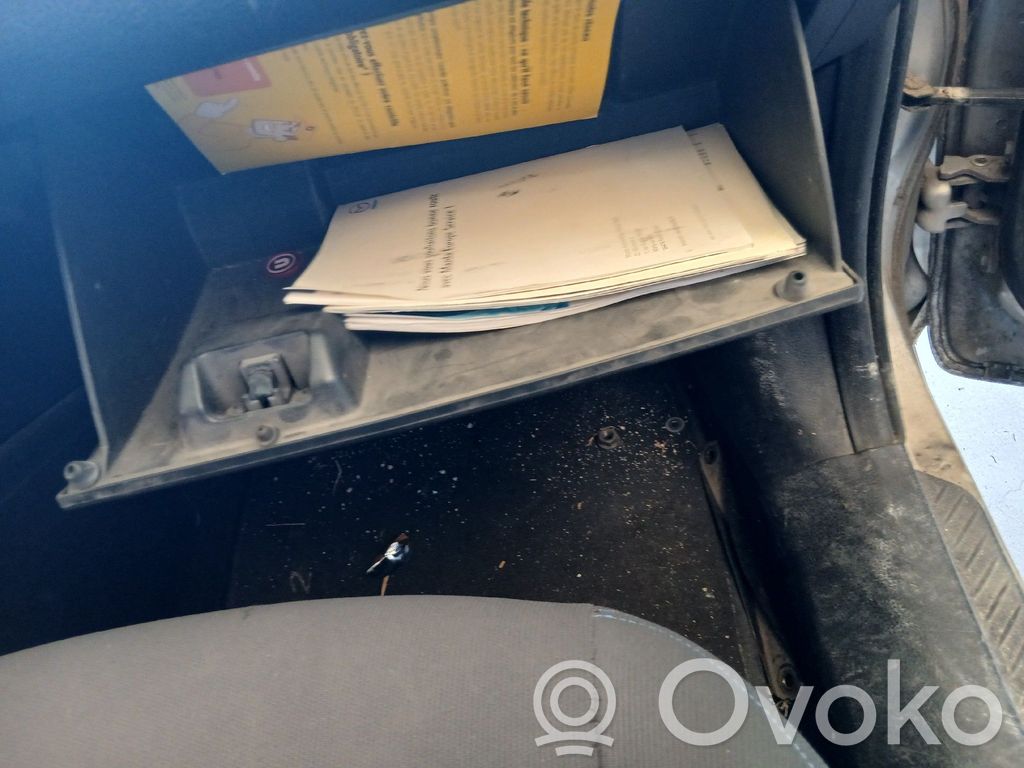 Mazda 2 Juego guantera 