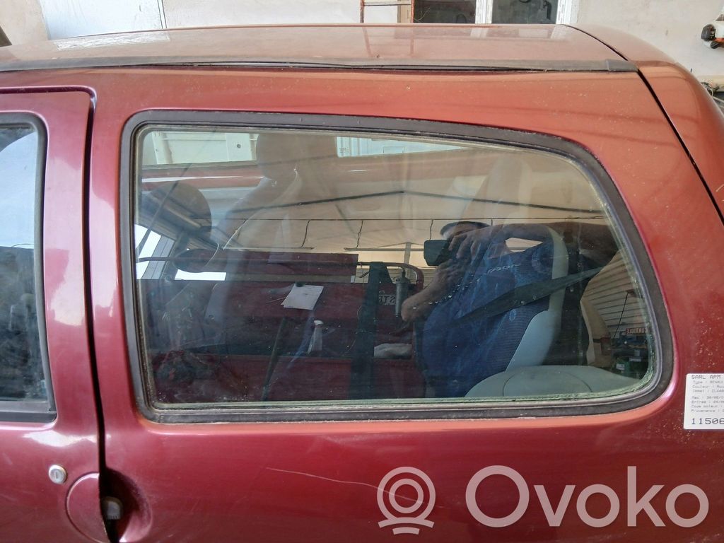Renault Twingo I Szyba karoseryjna tylna 