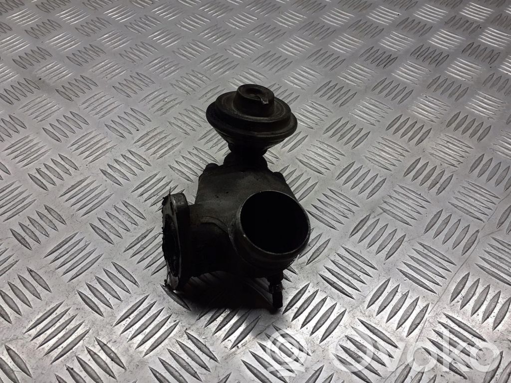 Audi 80 90 S2 B4 EGR vārsts 
