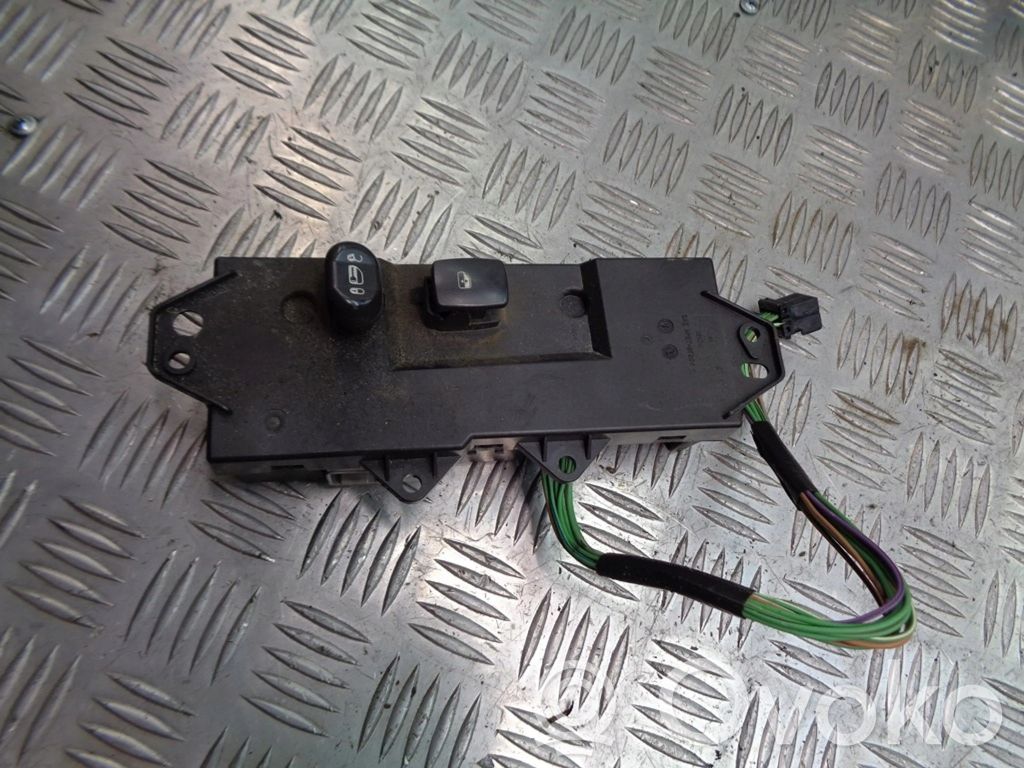 Chrysler Pacifica Front door window switch trim 