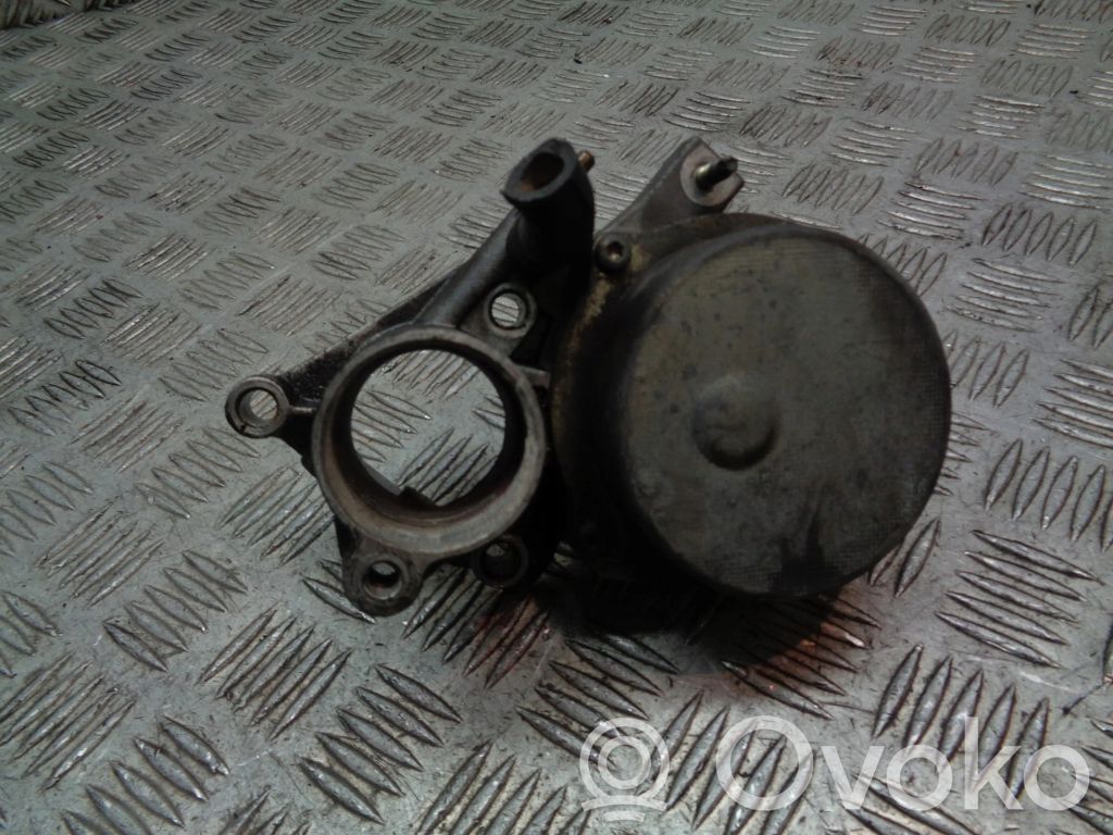 Ford Mondeo Mk III Vacuum pump 