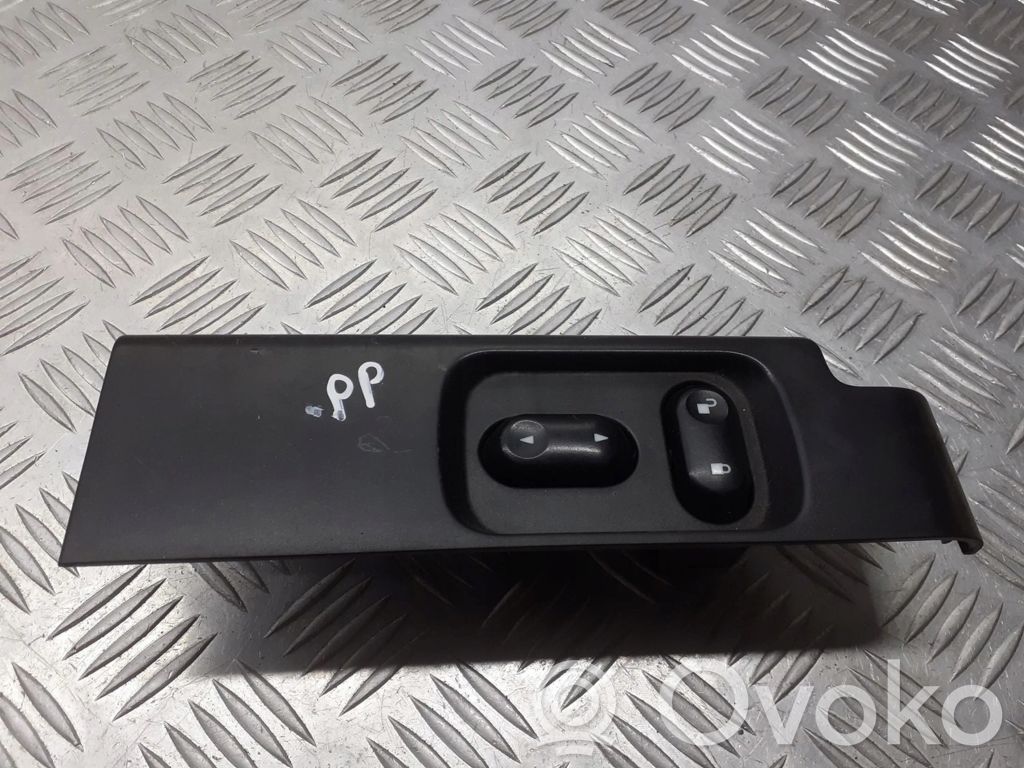 Land Rover Freelander Quarter vent window switch 