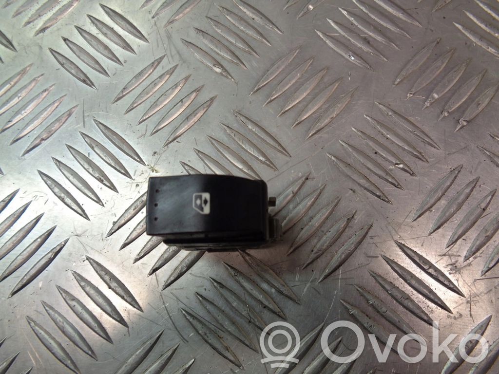 Quarter vent window switch