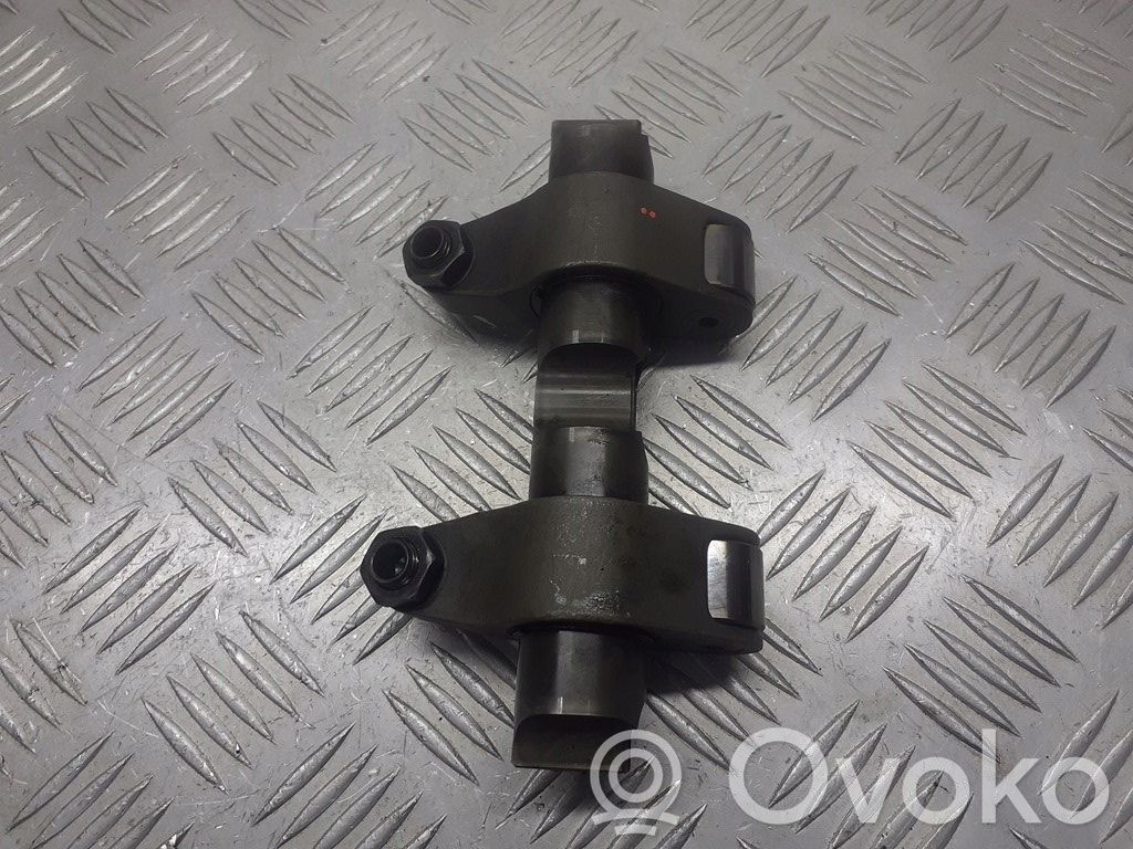Volkswagen PASSAT B6 Arbre à cames 