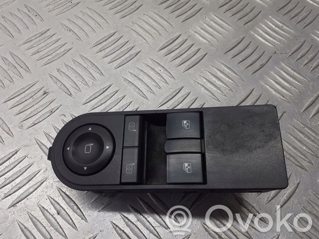 Opel Astra H Rivestimento pulsantiera finestrino della portiera anteriore 
