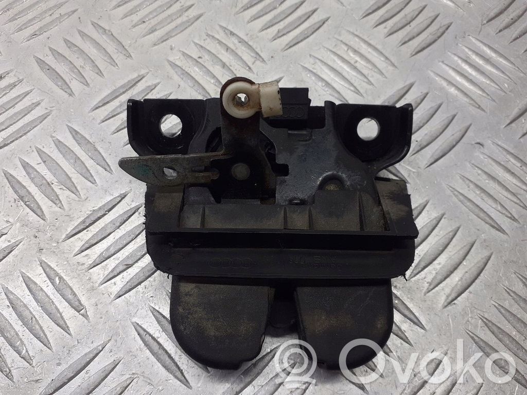 Audi A6 S6 C5 4B Serratura esterna portellone 