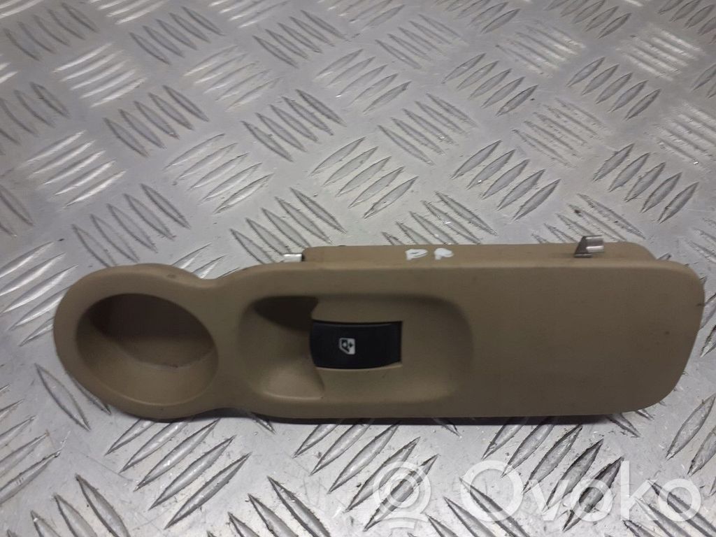 Renault Modus Quarter vent window switch 