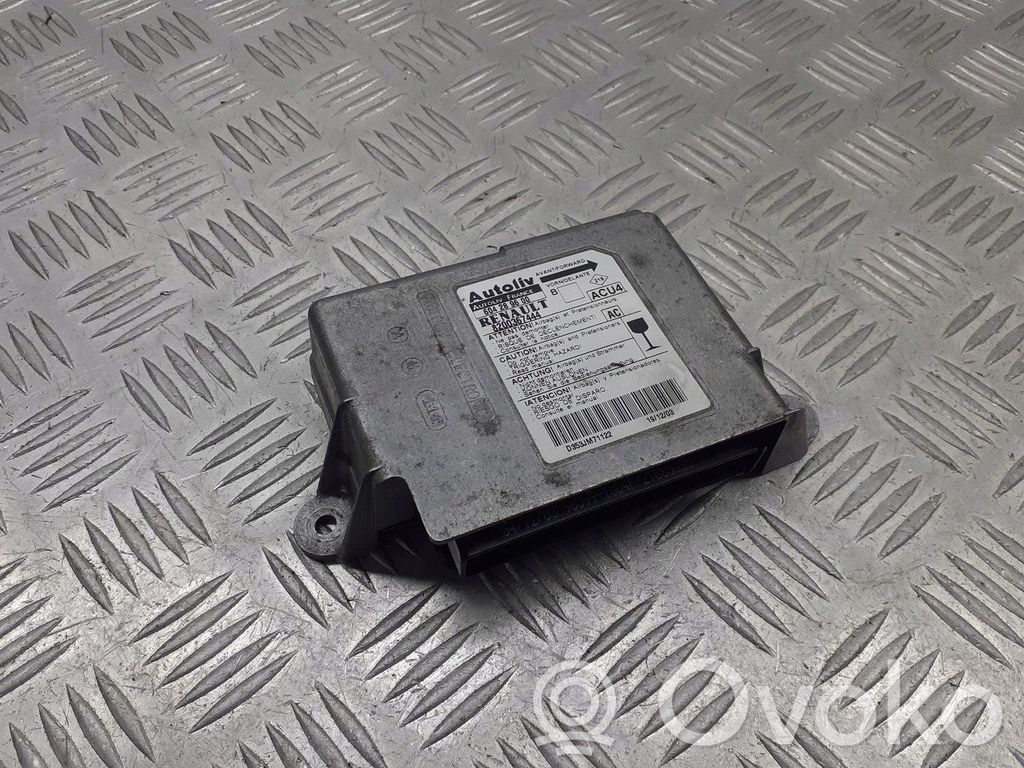 Module de contrôle airbag   8200367444