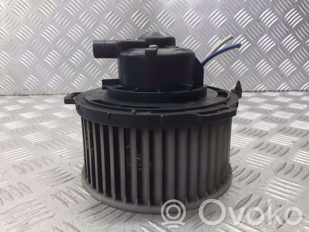 Mazda 5 Etuoven puhaltimen moottori 