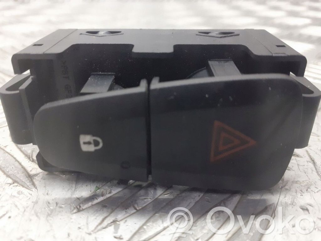 Dacia Sandero II Botón interruptor de luz de peligro 