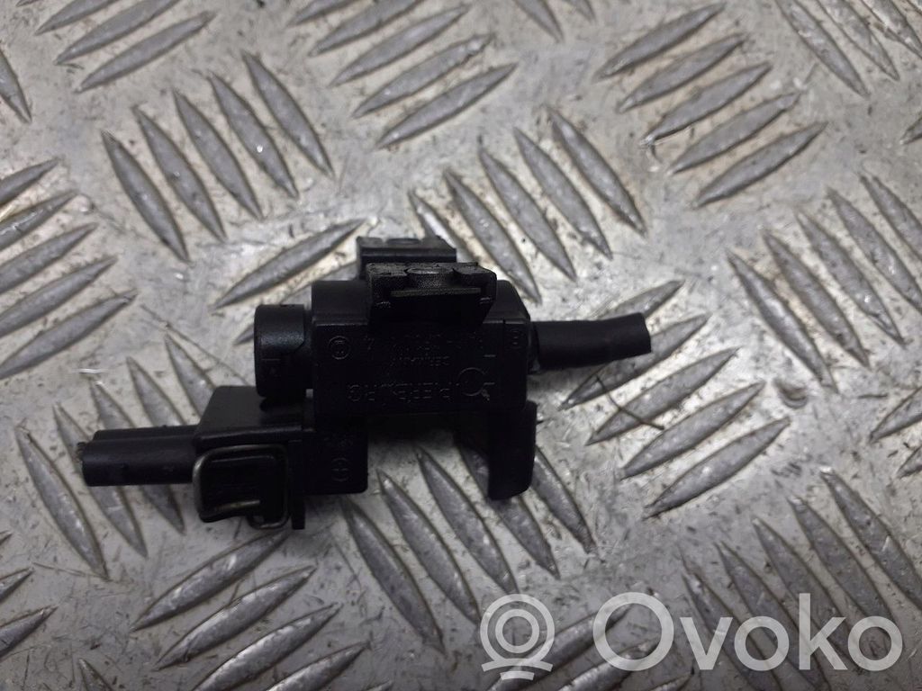 Toyota Avensis T250 Supapă vacuum 