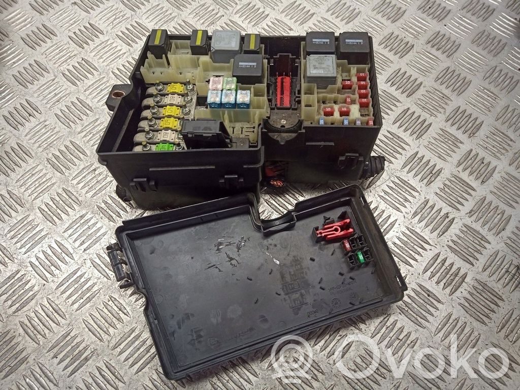 Ford Focus Tapa de caja de fusibles 