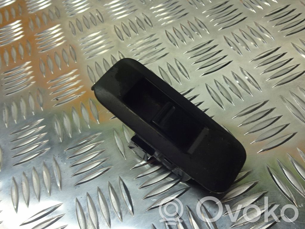 Nissan Primera Interruptor de la ventanilla de ventilación 