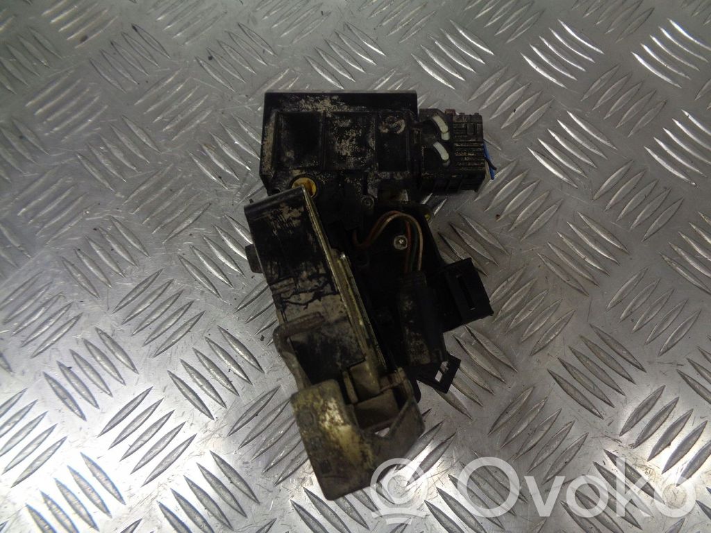 Cerradura de puerta delantera   8352165