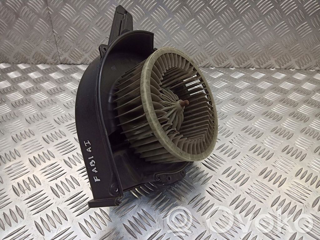 Skoda Fabia Mk1 (6Y) Moteur de ventilateur porte avant
