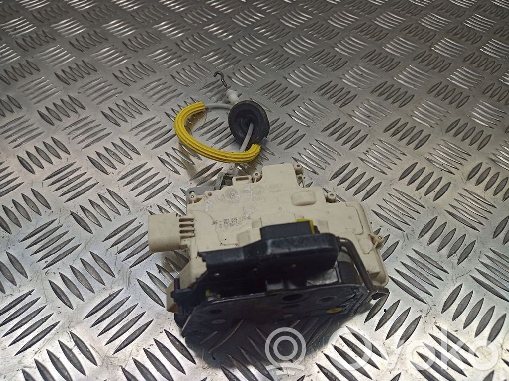 Cerradura de puerta trasera   8E0839015AA