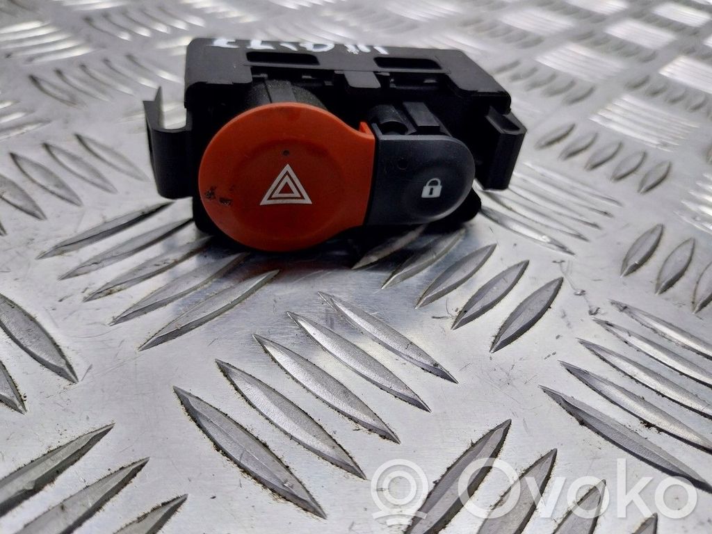 Renault Clio III Interruttore luci di emergenza 