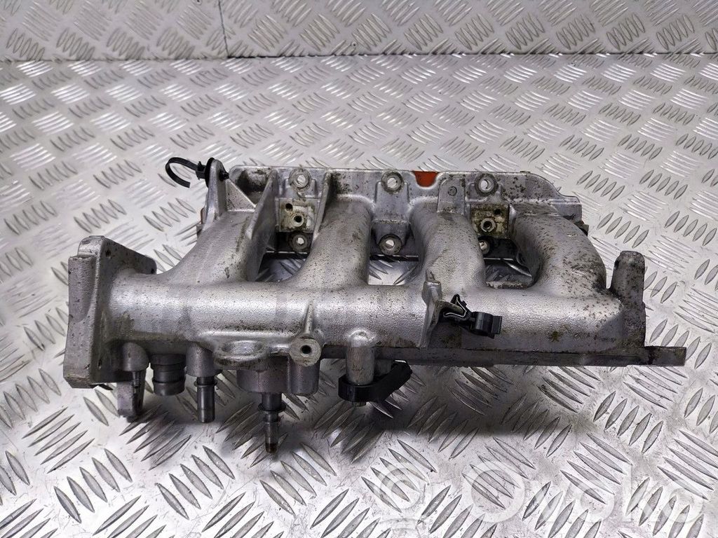 Renault Clio III Kolektor ssący 