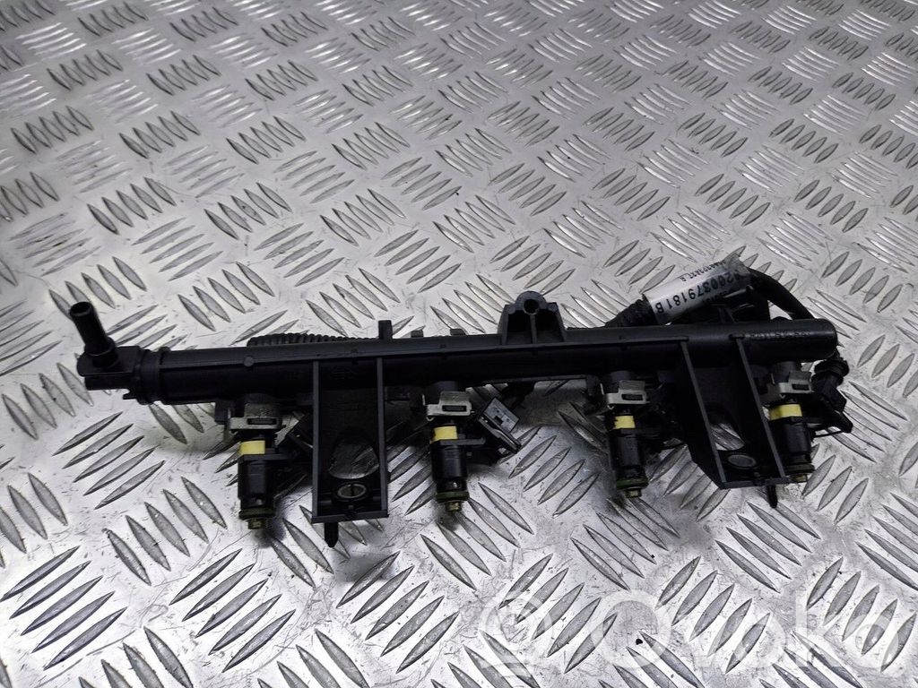 Renault Clio III Tuyau de conduite principale de carburant 