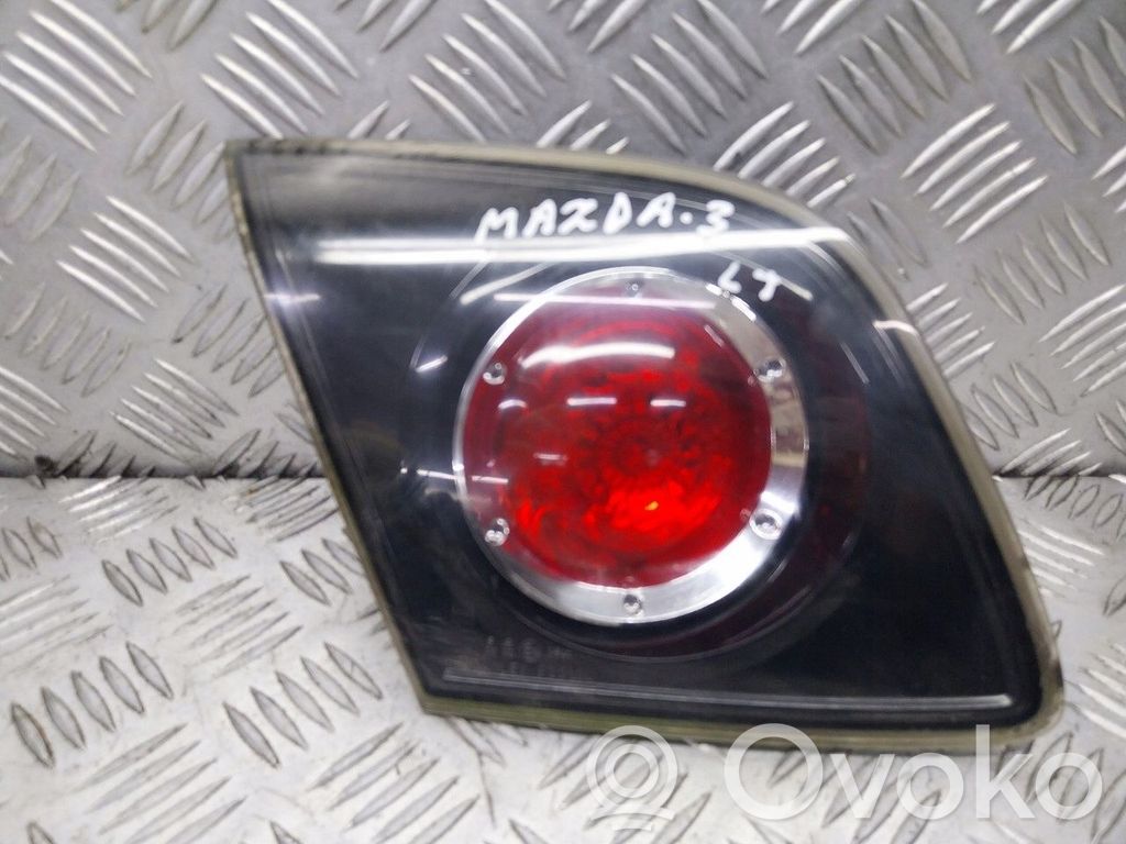 Mazda 3 I Feux arrière sur hayon