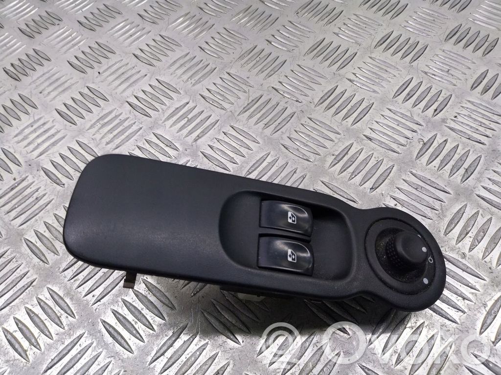 Renault Modus Ramă comutator geam ușă față 