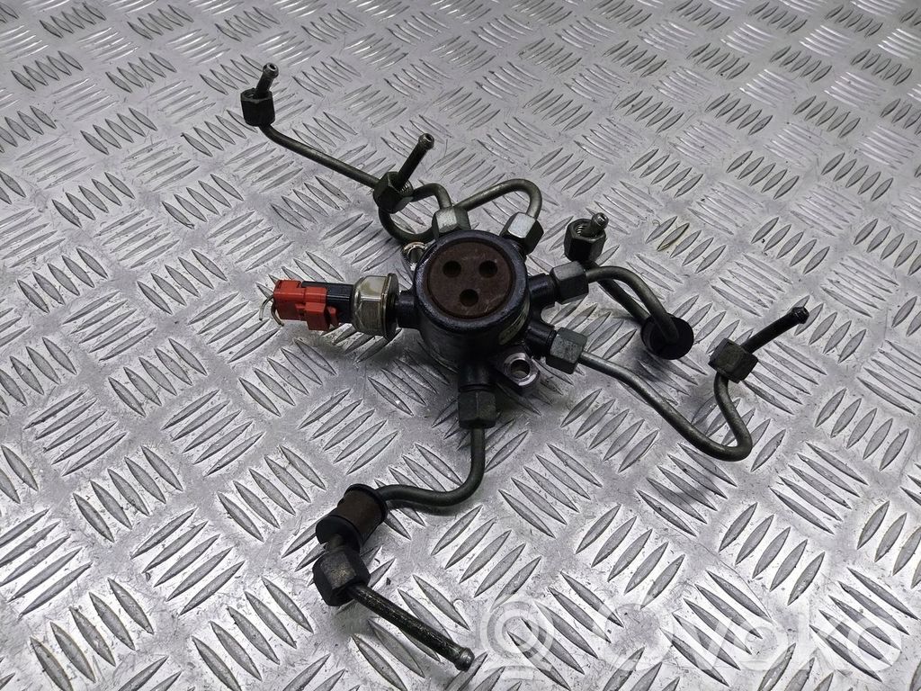 Fuel splitter   4M5Q9D280DB