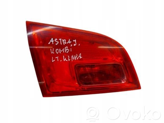 Opel Astra J Luci posteriori del portellone del bagagliaio