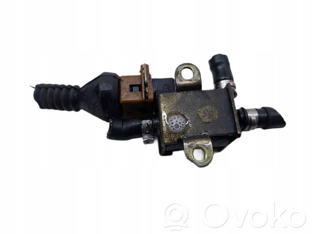 Volkswagen PASSAT B5.5 Unterdruckventil 