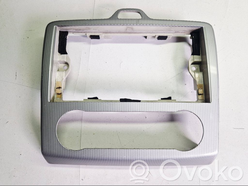 Panel trim   4M5118522EBW