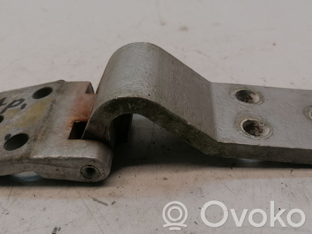 Peugeot Boxer Front door lower hinge 
