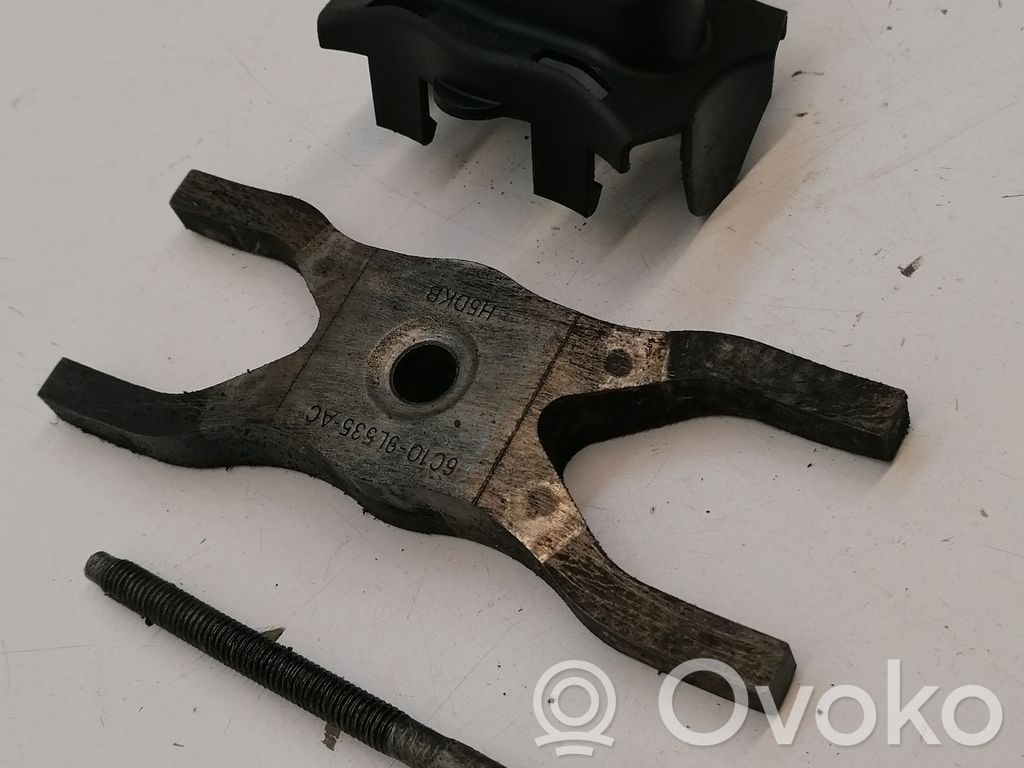 Ford Transit Abrazadera del inyector de combustible 