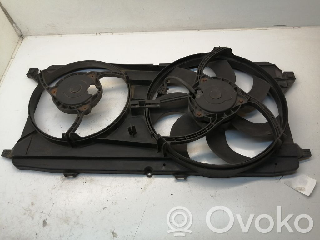 Elektryczny wentylator chłodnicy   8C118C607BB