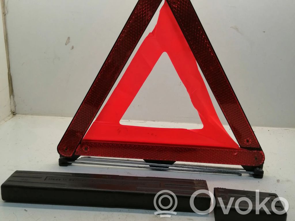Triangle d'avertissement   1109756,27R030001