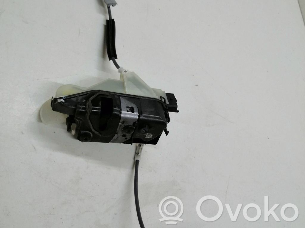 Opel Corsa F Priekšpusē slēdzene 