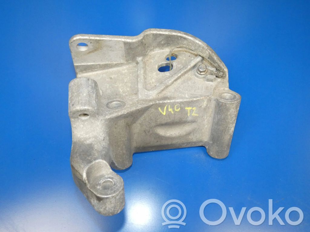 Engine mounting bracket   31359637