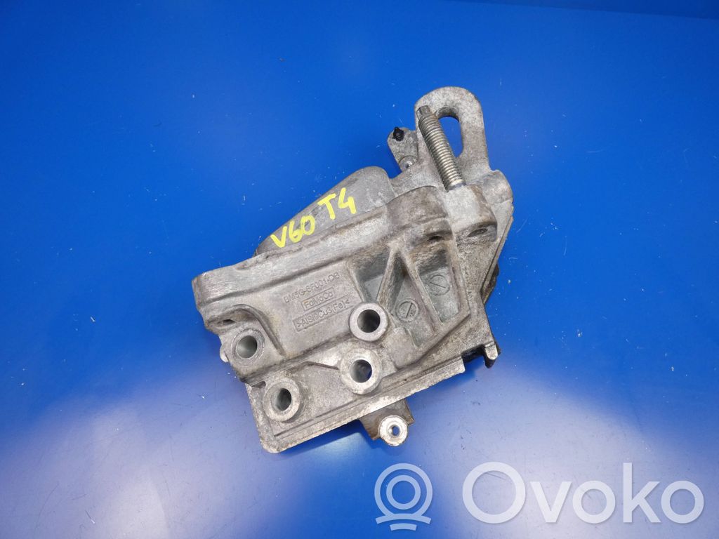 Volvo V60 Engine mounting bracket 