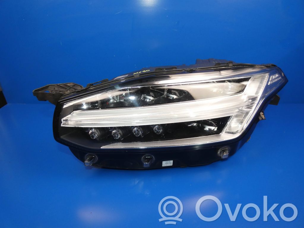 Volvo XC90 Headlight/headlamp 