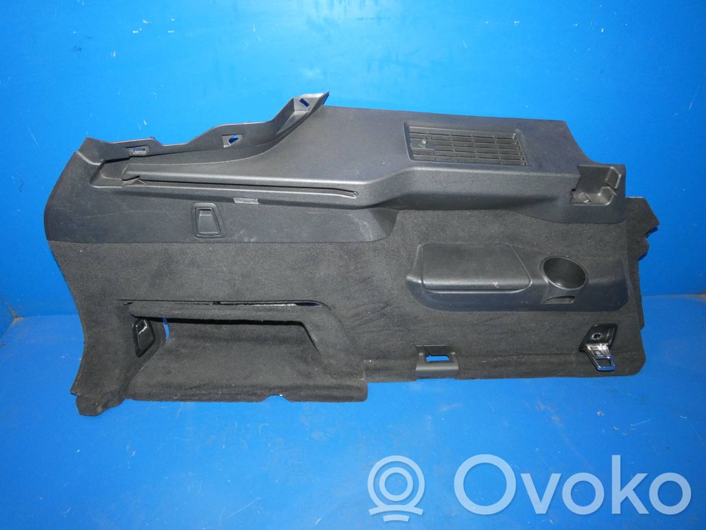 Volvo XC90 Boczek / Tapicerka / bagażnika 