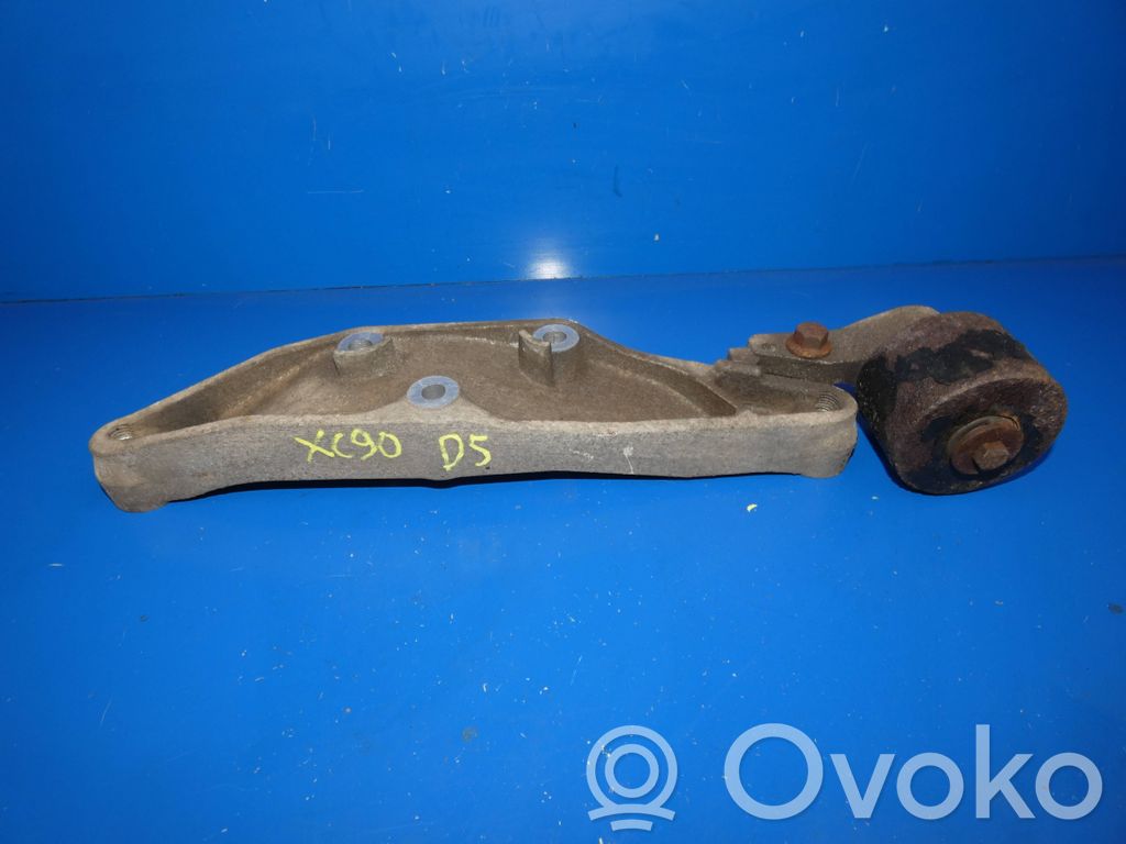 Rear differential/diff mount bracket   31367173