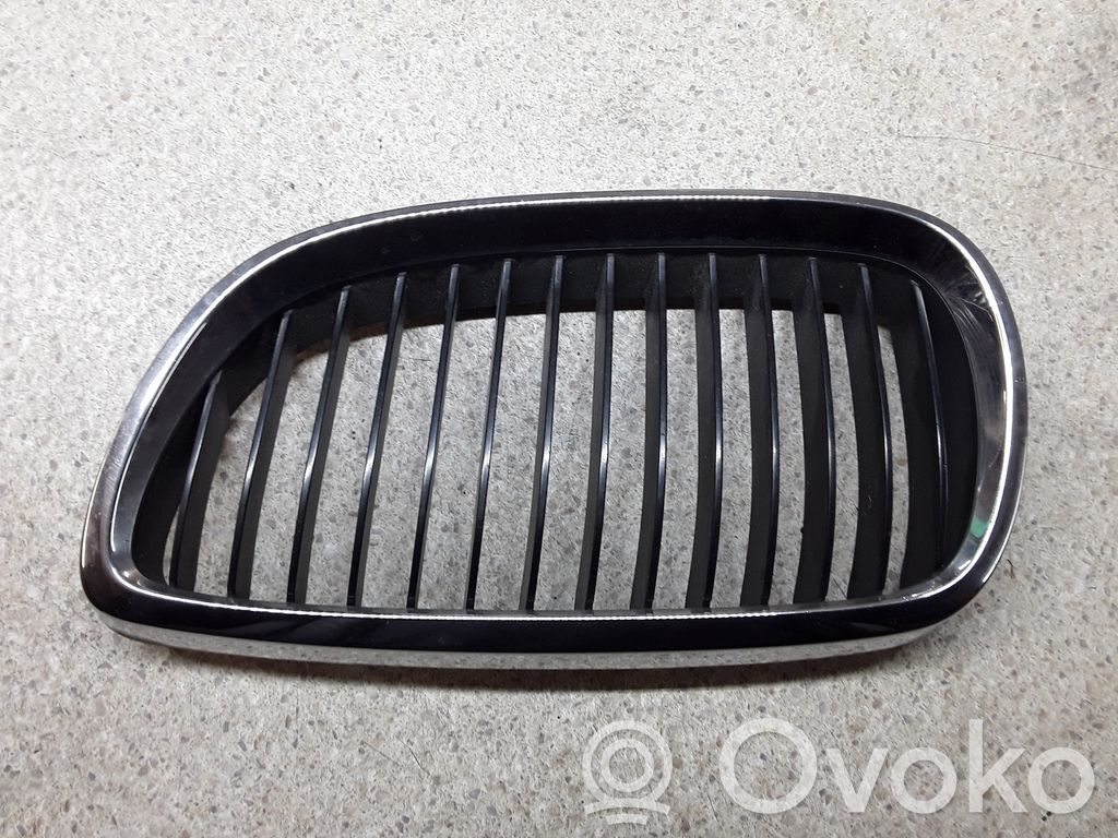 BMW 3 E92 E93 Front bumper upper radiator grill 
