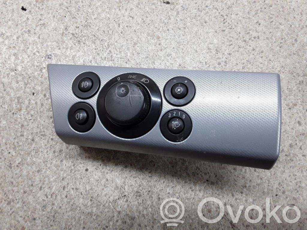 Opel Astra H Light switch 
