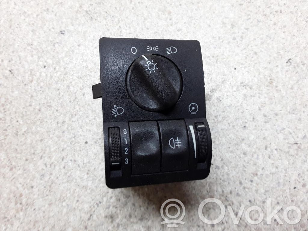 Opel Astra G Light switch 