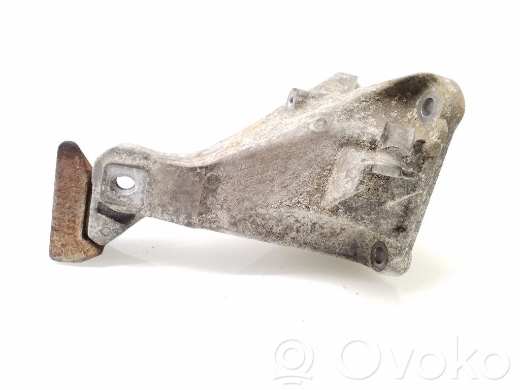 Engine mounting bracket   78191601,13807410