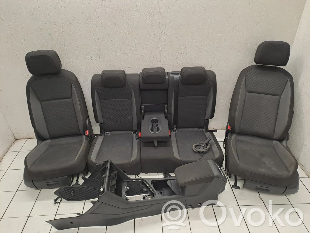 Volkswagen Tiguan Seat set 
