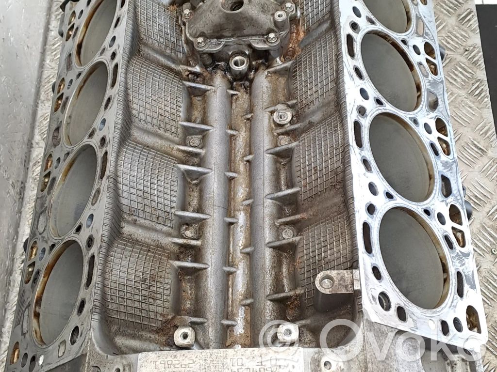 BMW 6 F12 F13 Engine block 